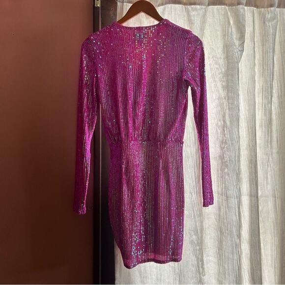 Show Me Your Mumu Party Hop Dress Mini V-Neck Sequins Barbie Hot Pink NWT Size S - Picture 2 of 5